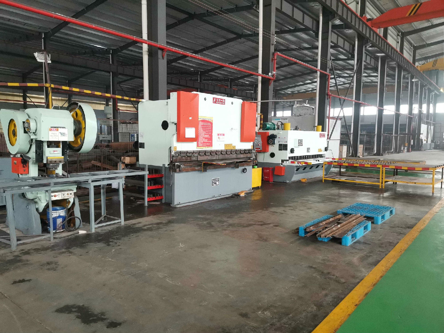 液壓閘式折彎?rùn)C(jī)、液壓閘式剪板機(jī)